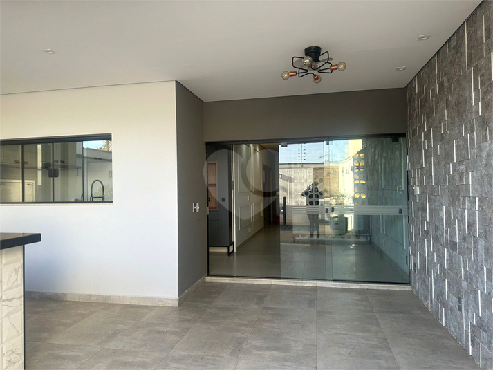 Foto REO1115861