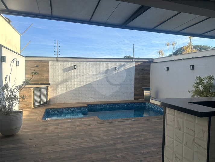 Foto REO1115861