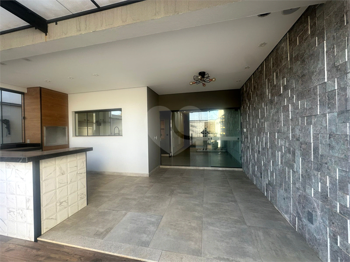 Foto REO1115861