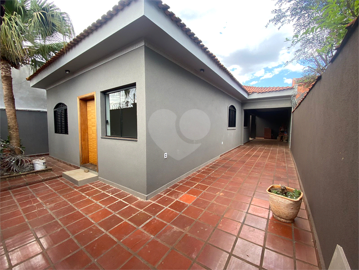 Foto REO1115868