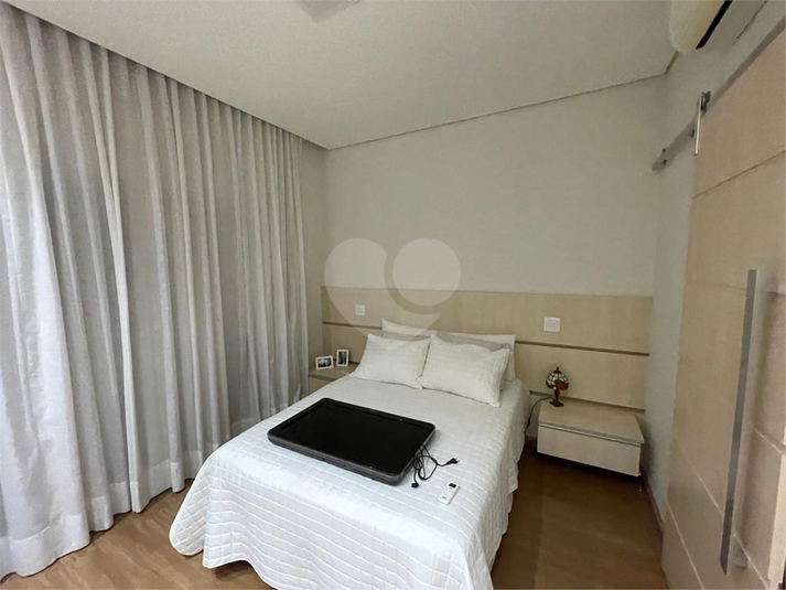 Foto REO1115880
