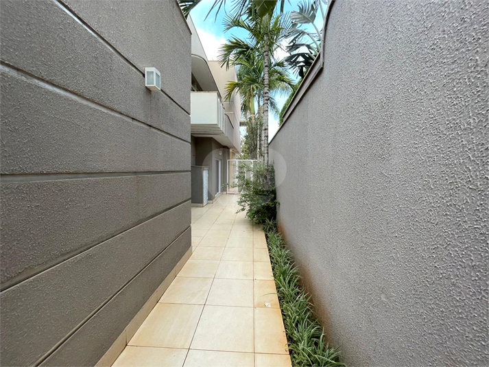 Foto REO1115880