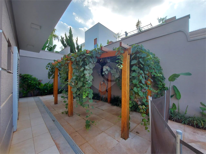 Foto REO1115880
