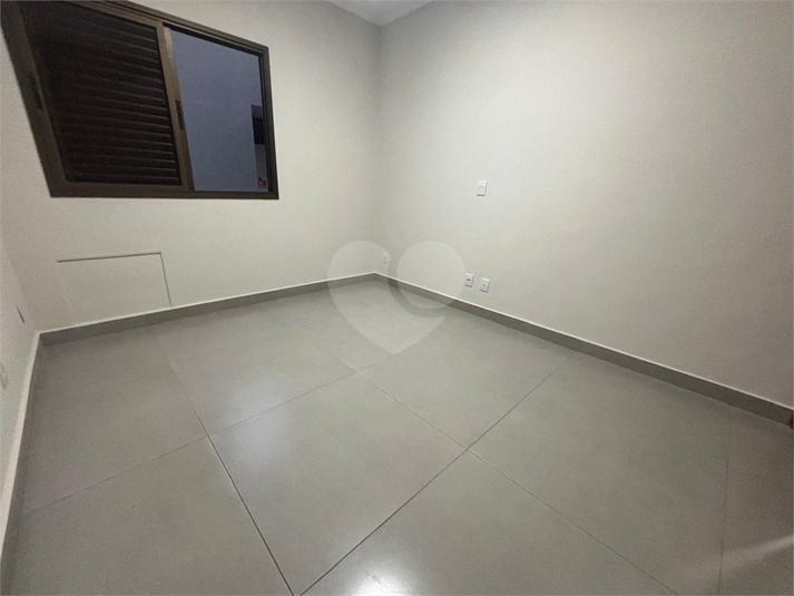 Foto REO1115888