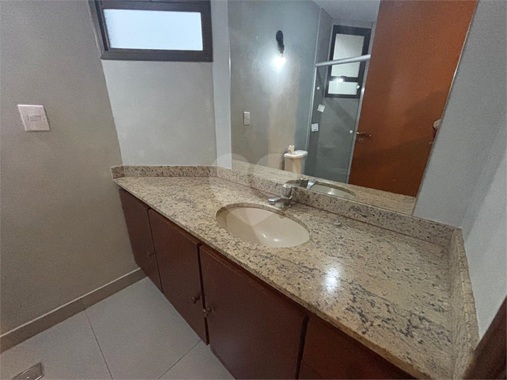 Foto REO1115888