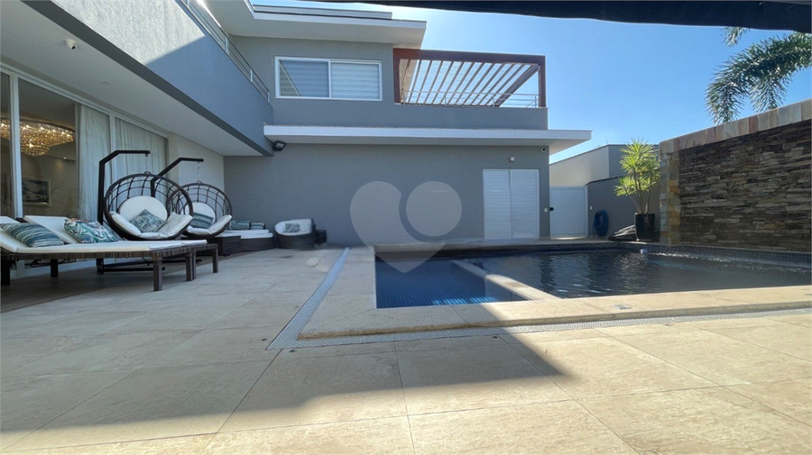 Foto REO1115929