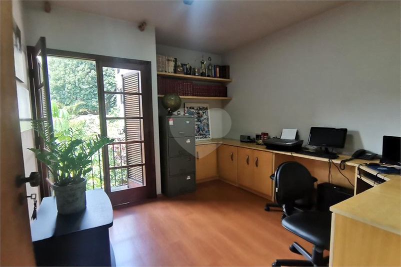 Foto REO1115965