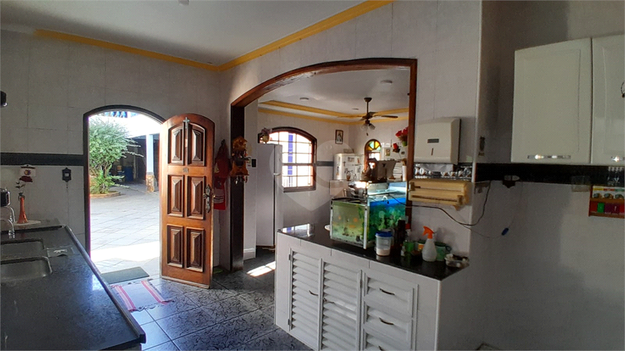 Foto REO1115973
