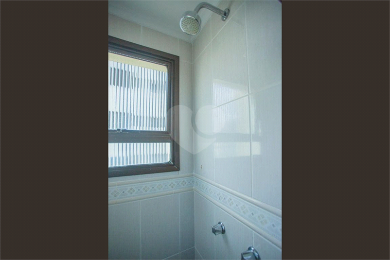 Foto REO1115975