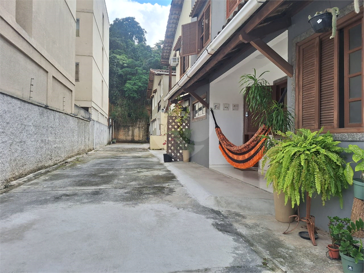 Foto REO1116007