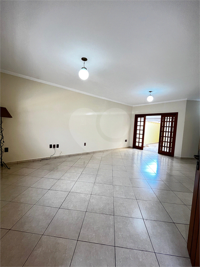 Foto REO1116033