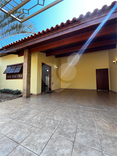 Foto REO1116033