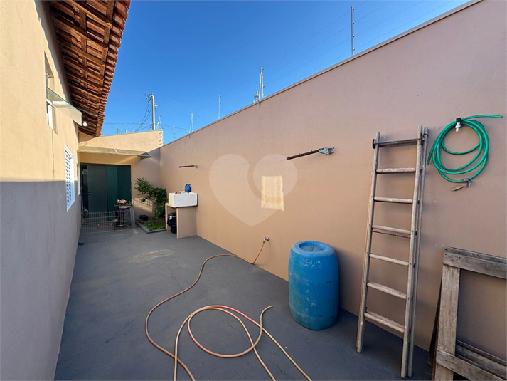 Foto REO1116067
