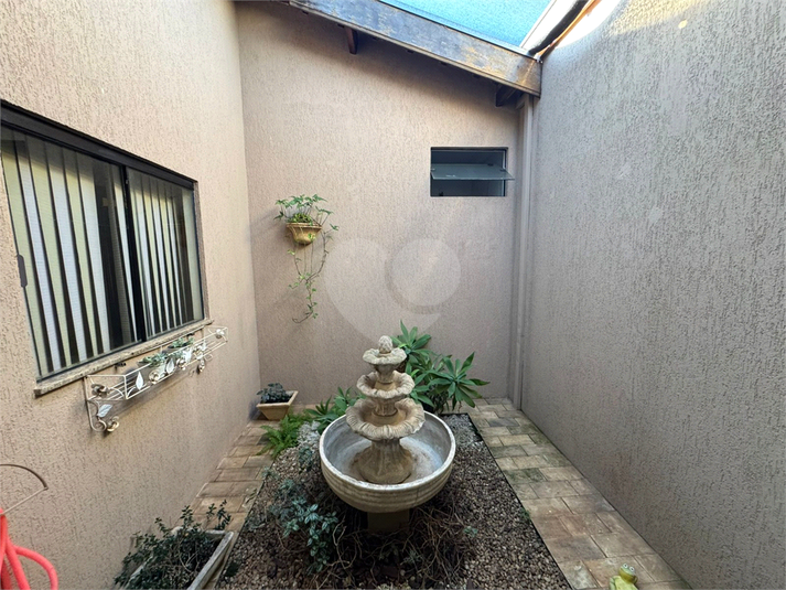 Foto REO1116067