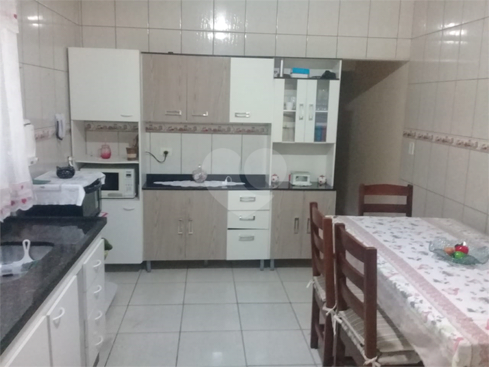 Foto REO1116089