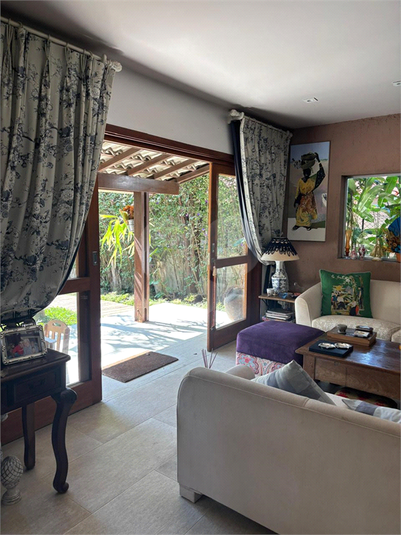 Foto REO1116250