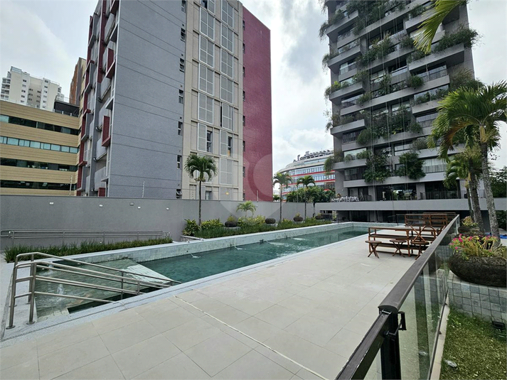 Foto REO1116282