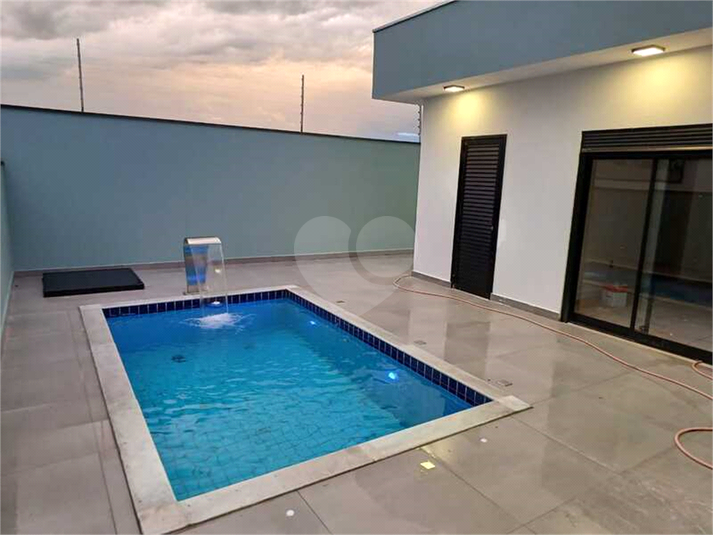 Foto REO1116385