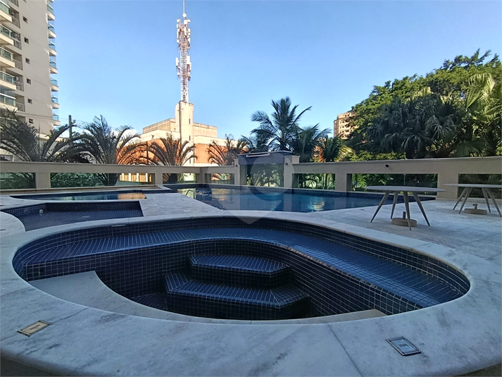 Foto REO1116501