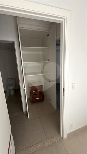 Foto REO1116535