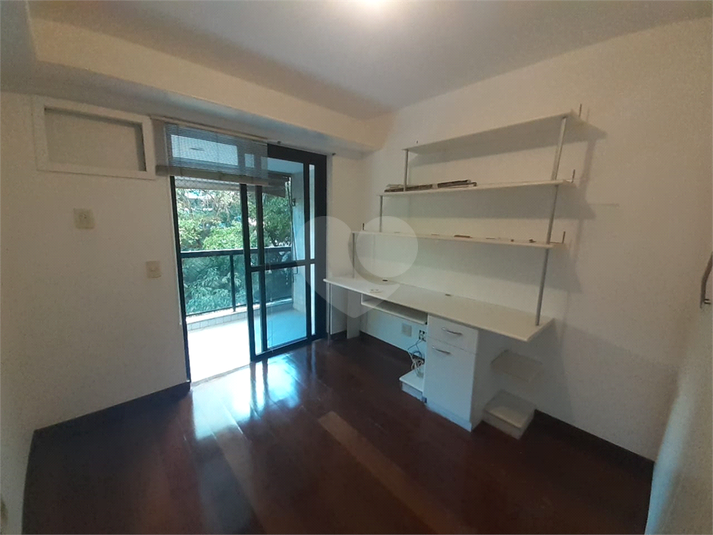 Foto REO1116585