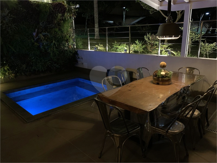 Foto REO1116588