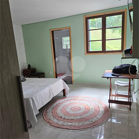 Foto REO1116675
