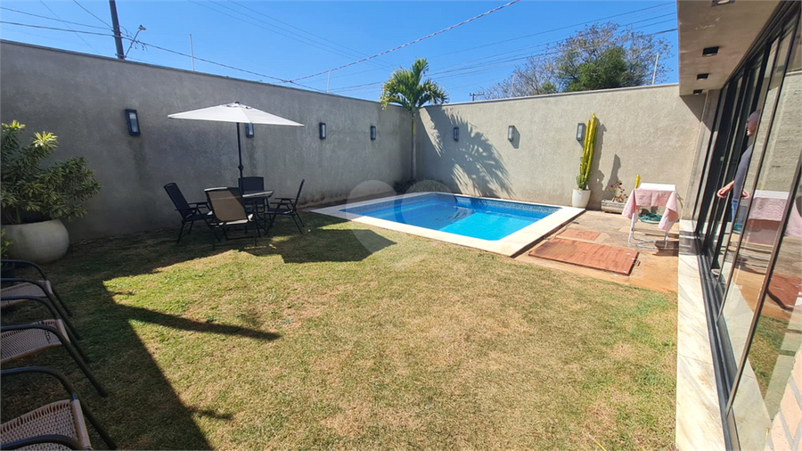 Foto REO1116739