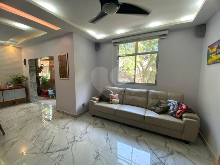 Foto REO1116759