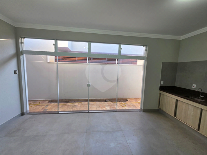 Foto REO1116795