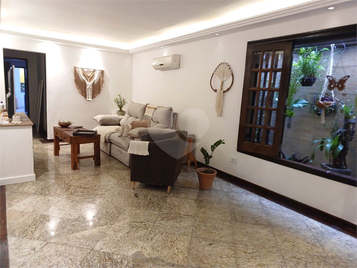 Foto REO1116938