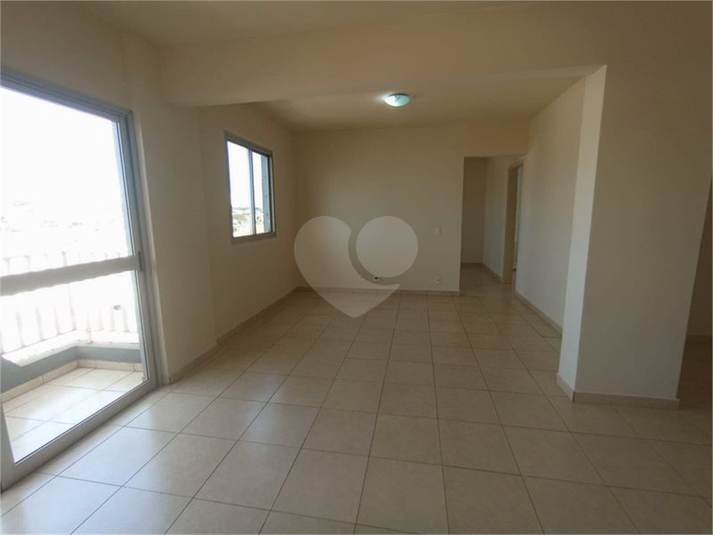 Foto REO1116945