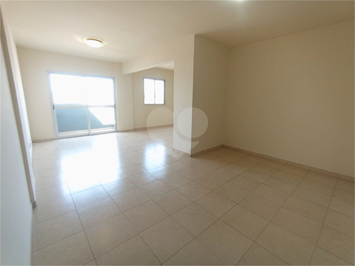 Foto REO1116945