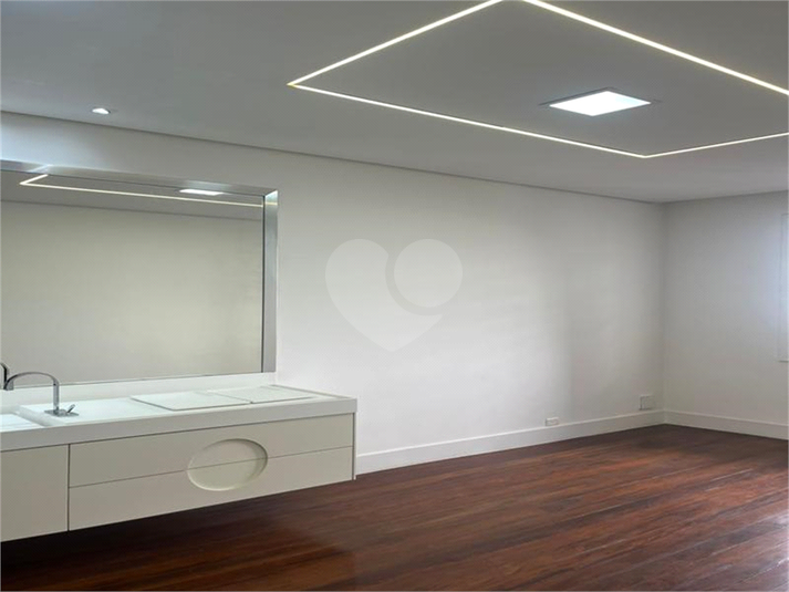 Foto REO1116967