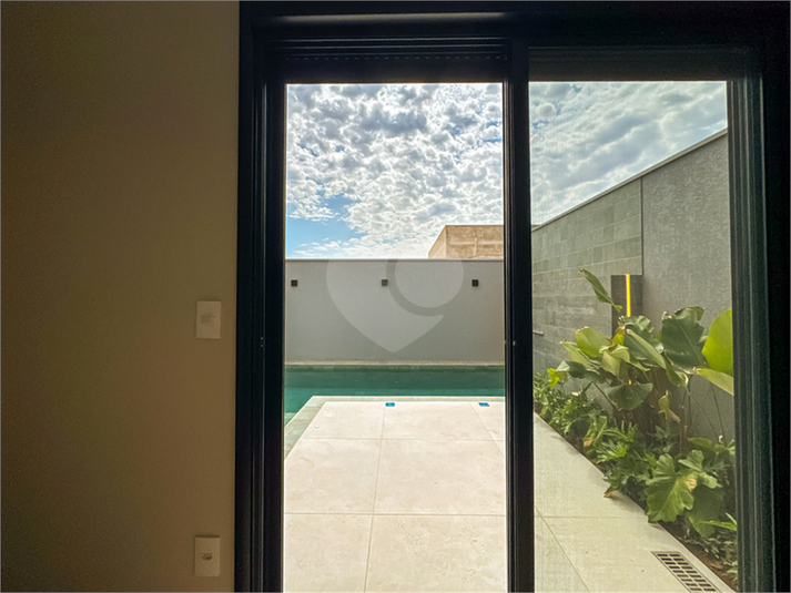 Foto REO1116980