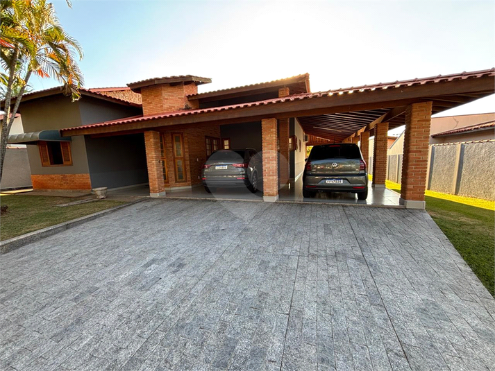 Foto REO1117038