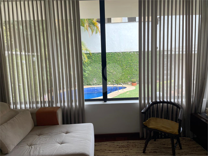 Foto REO1117381