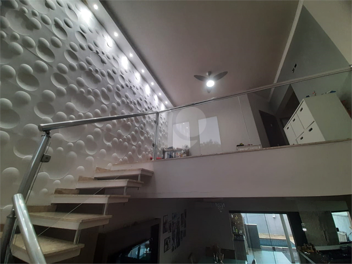 Foto REO1117407