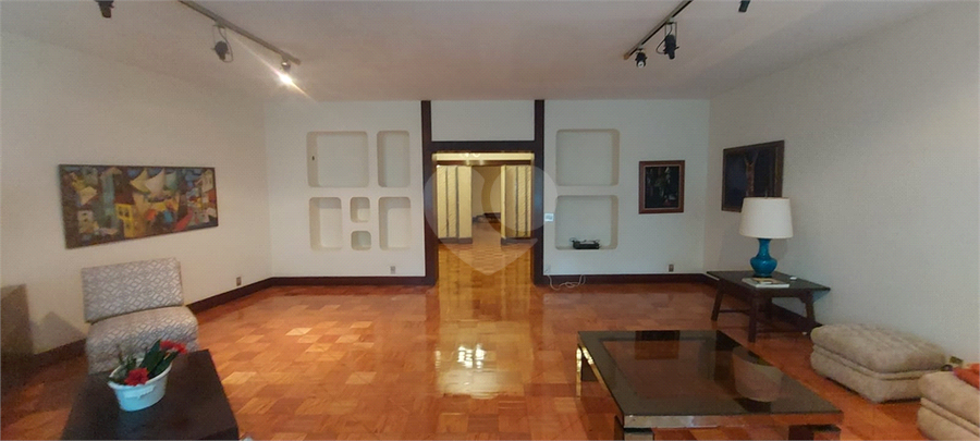 Foto REO1117423