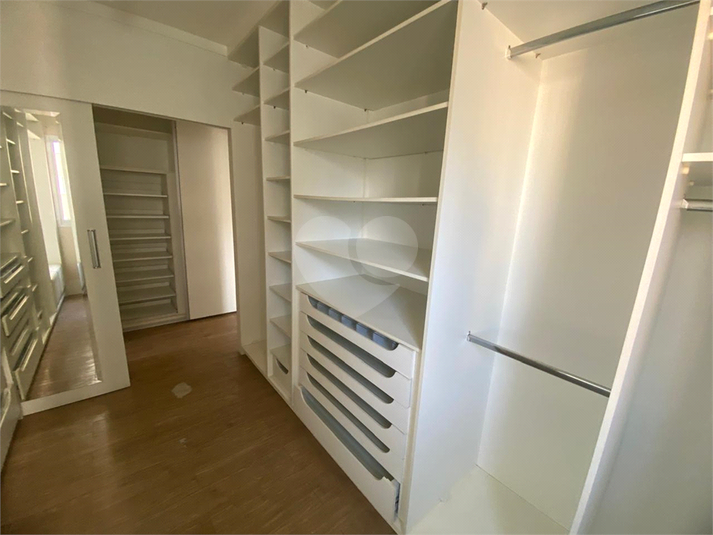 Foto REO1117467