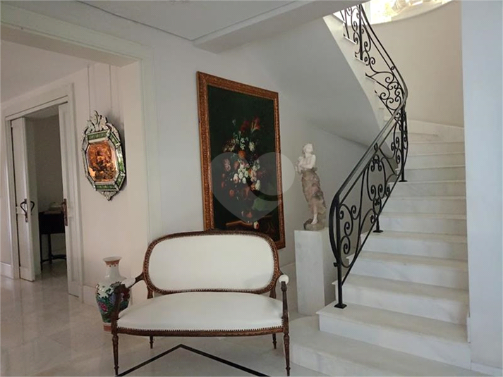 Foto REO1117474