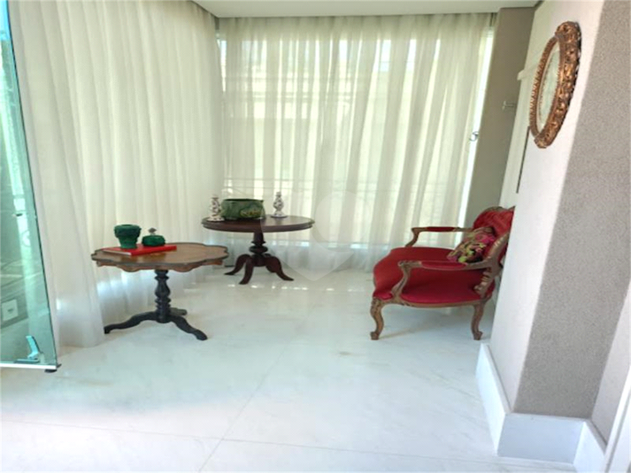 Foto REO1117474