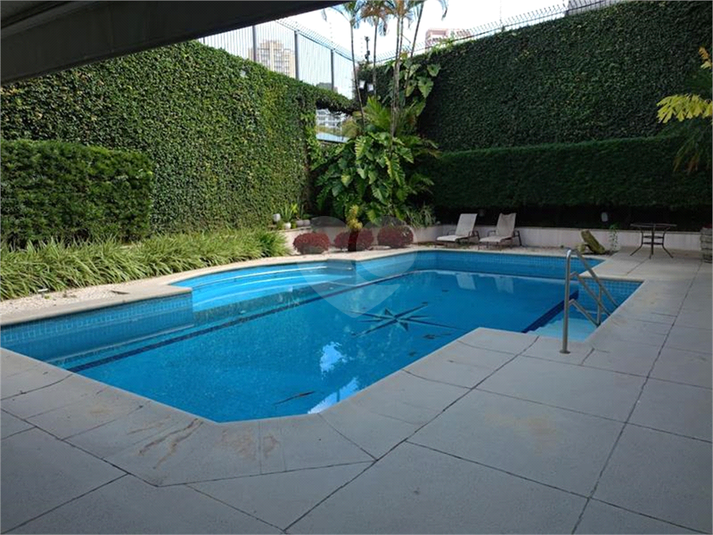 Foto REO1117474