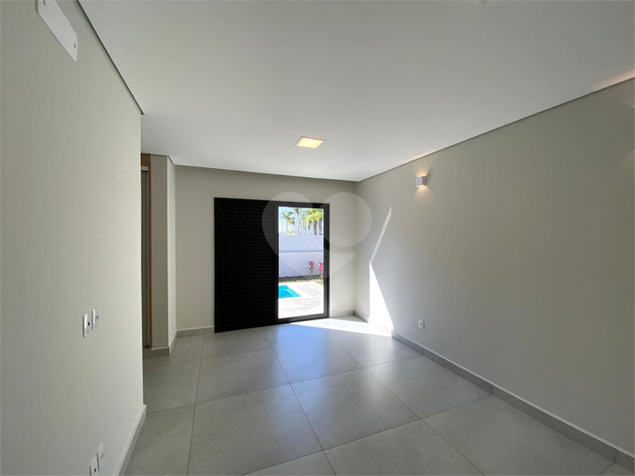 Foto REO1117524