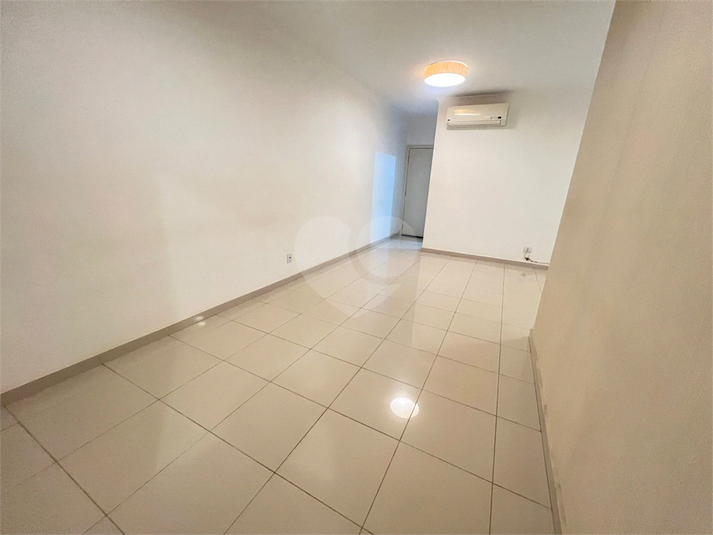 Foto REO1117545
