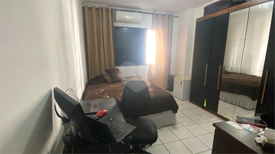 Foto REO1117551