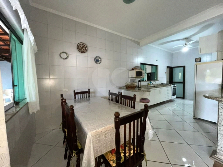 Foto REO1117830