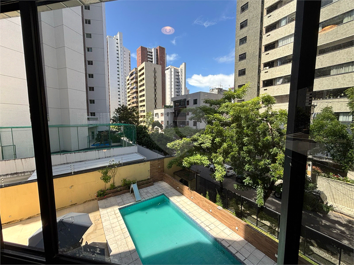 Foto REO1117835