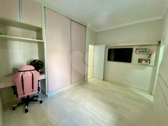 Foto REO1117839