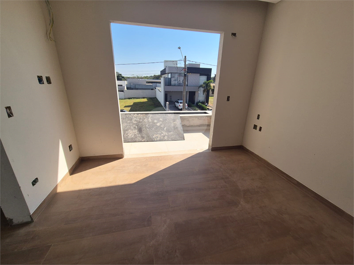 Foto REO1117864